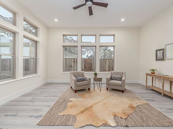 4th image of 678 Sundahl Dr
