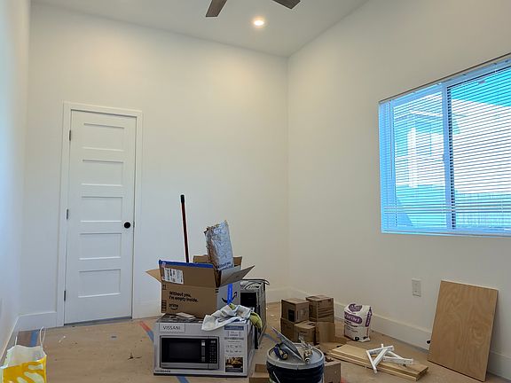 4th image of 1018 Cedar Brk #B