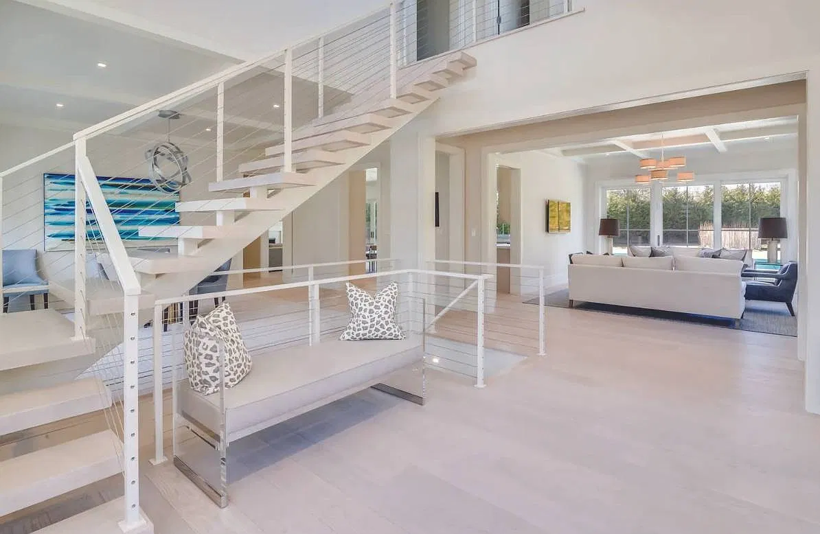 Luxe Living in Amagansett — Photo 3