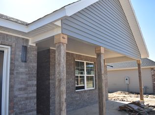 1804 E Endura Park Dr, Siloam Springs, AR 72761