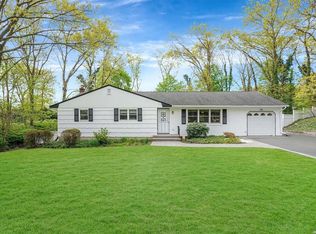 6 Judith Ct, Rocky Point, NY 11778