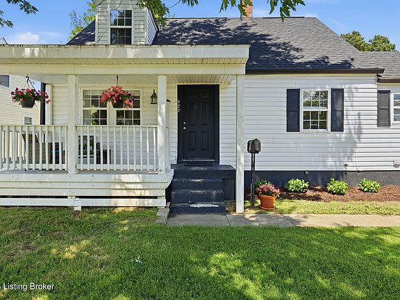 3rd image of 427 Harris Pl