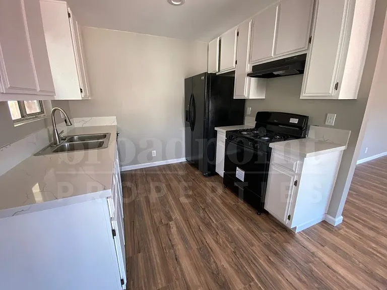 653 E 3rd Ave #A — Photo 4