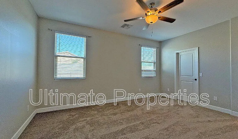 835 N 110th Ave — Photo 22