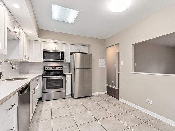 2nd image of 4225 Saratoga Ave APT 301B