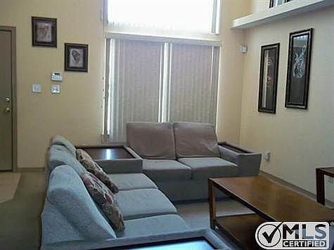 4th image of 10292 Valle Del Mar Dr