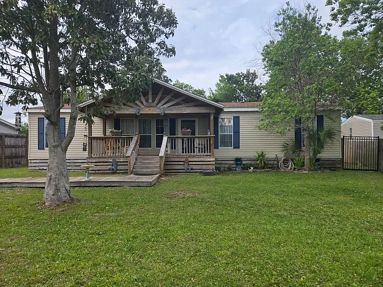 2115 Bent Oak Ct — Photo 1