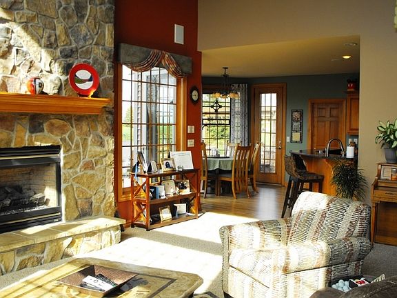 4th image of 27 Whispering Springs Ct