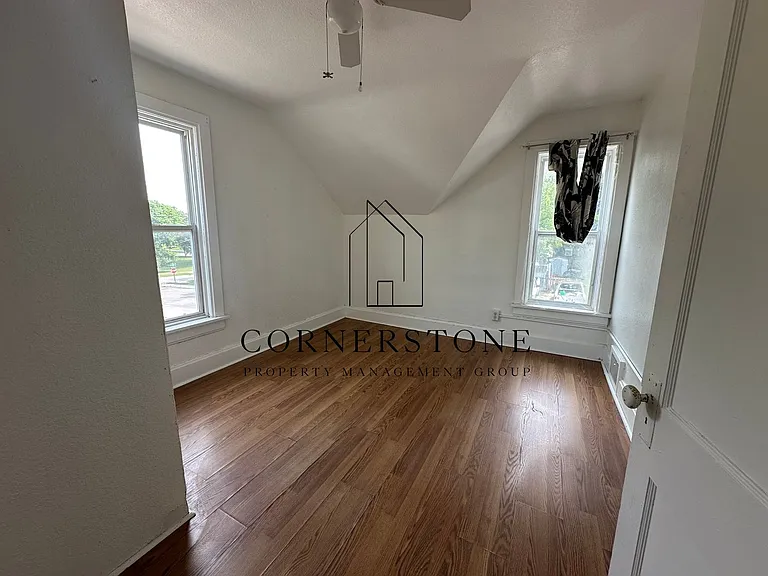 614 N 12th St — Photo 5