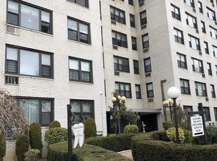 360 Ocean Pkwy APT 3E, Brooklyn, NY 11218
