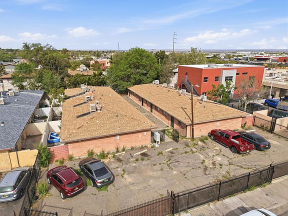 5th image of 521 Palomas Dr SE