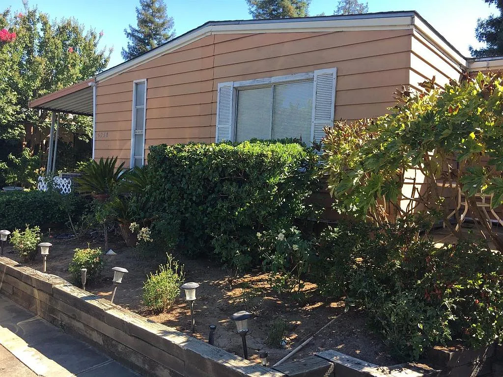 6240 Summerset Ln photo 1