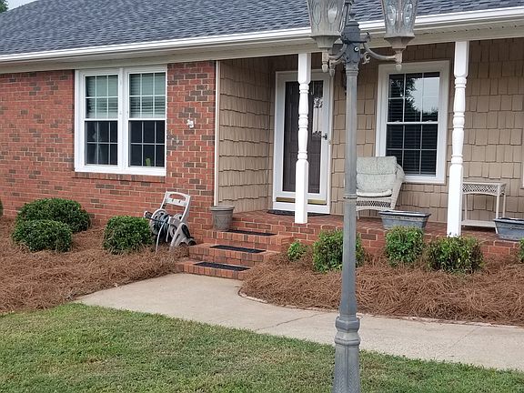 2nd image of 226 Tanglewood Ct