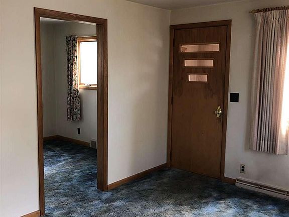 5th image of 102 Shamrock St