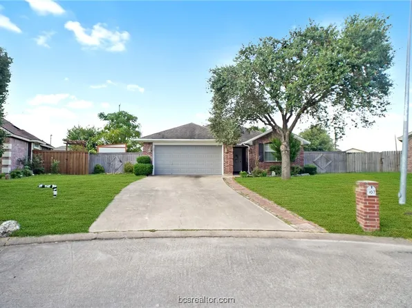 107 Willow Ct, Navasota, TX 77868