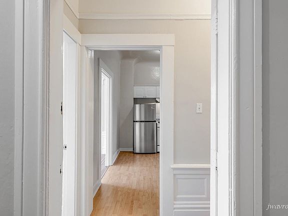 2nd image of 647 Fell St APT A