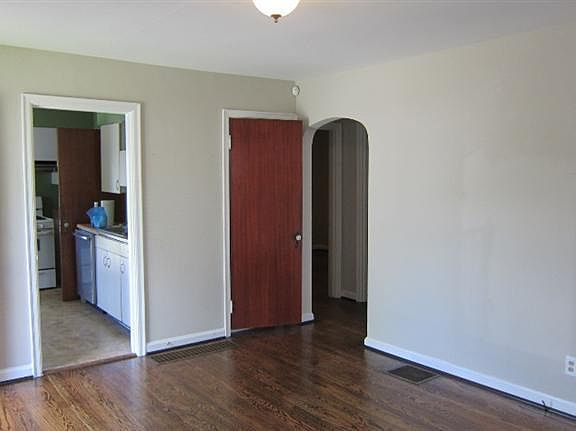 5th image of 213 Harvey Ct