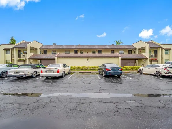 1100 E Bay Dr APT 60, Largo, FL 33770