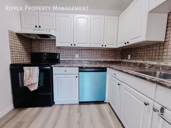 2519 38th St NE #5, Calgary, AB T1Y 4W8