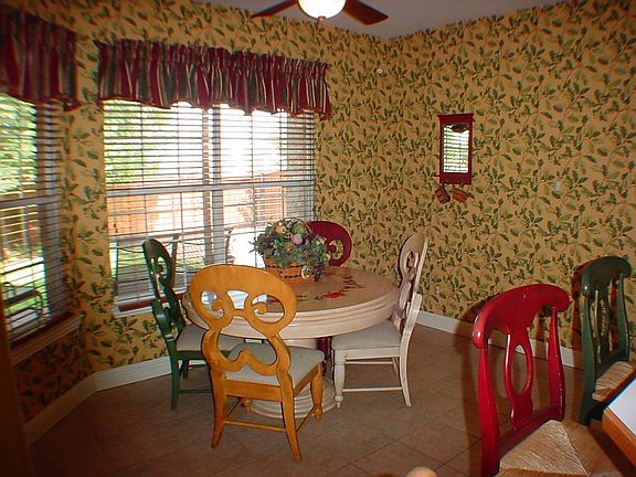 5th image of 404 Newport Dr