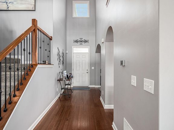 4th image of 759 Gallop Ln