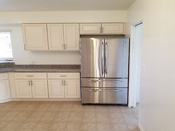 4th image of 41765 Hawthorn St