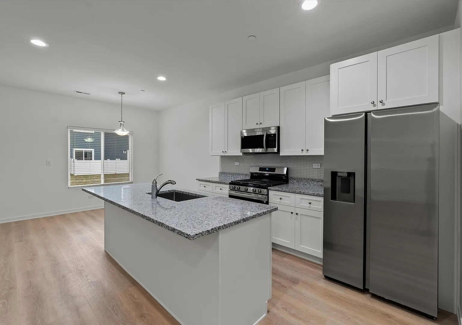 3 bed, 2.5 bath, 1696 sqft, $2,500 — Photo 4