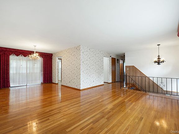 5th image of 6 Wexler Court