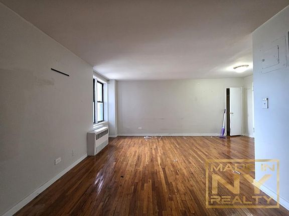 4th image of 1625 Rockaway Pkwy APT 6r