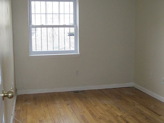 2nd image of 605 Emerald St #1