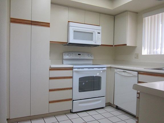 3rd image of 255 Avenida Granada Unit 512