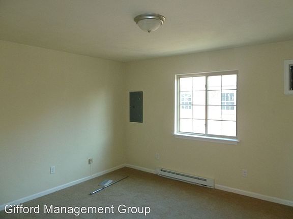 3rd image of 309 Ashlawn Dr APT 14