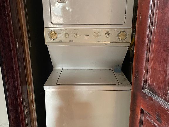 2nd image of 1463 W Montrose Ave #2