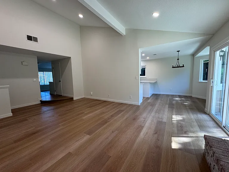 953 Center Ct — Photo 5