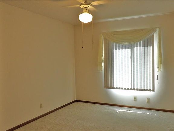 5th image of 240 S Plum St