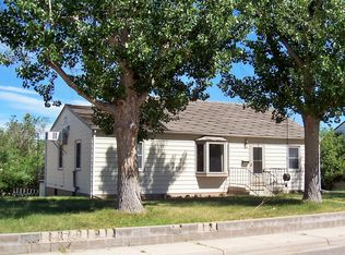 403 S 10th St, Thermopolis, WY 82443