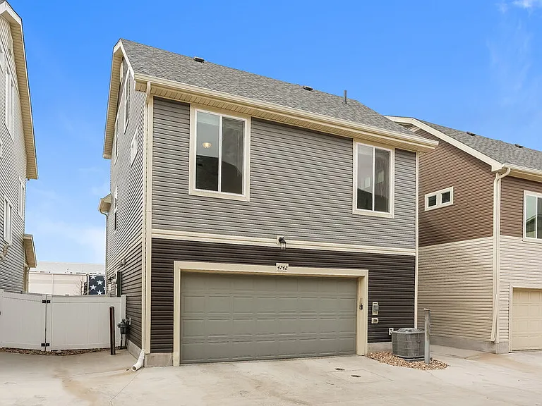4742 N Tower Ct — Photo 18