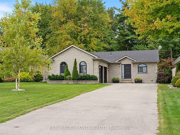 3rd image of 53 Hawtrey Rd N