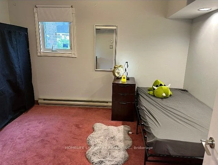 583 Edinburgh Rd S — Photo 2