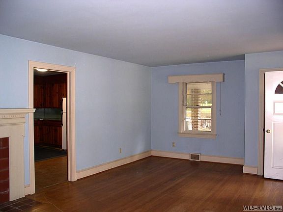 4th image of 1820 Garnett Street Ext
