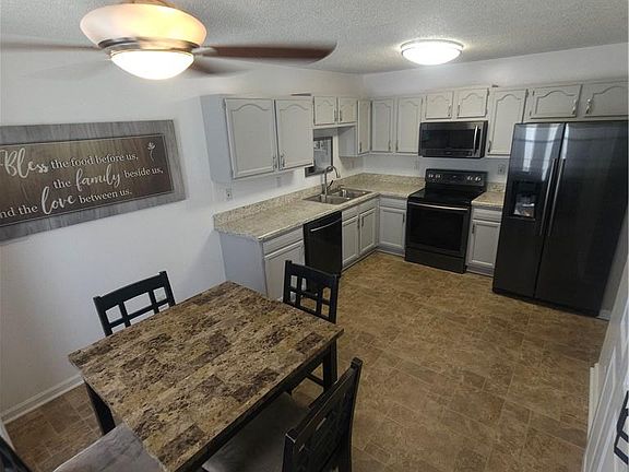4th image of 311 Town Pointe Way