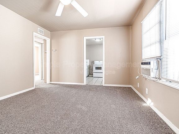 3rd image of 4001 N Rockwell Ave