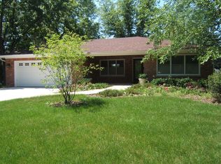 1217 N West St, Naperville, IL 60563