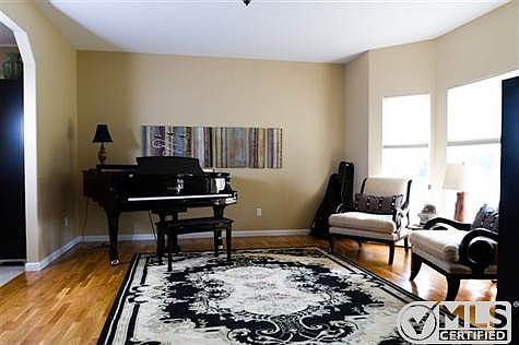 4th image of 17 Waring Ln