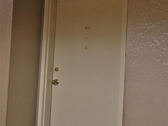 3rd image of 3000 Sandwich St #201