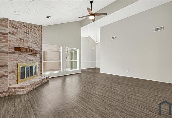 3rd image of 8111 Furlong Ln