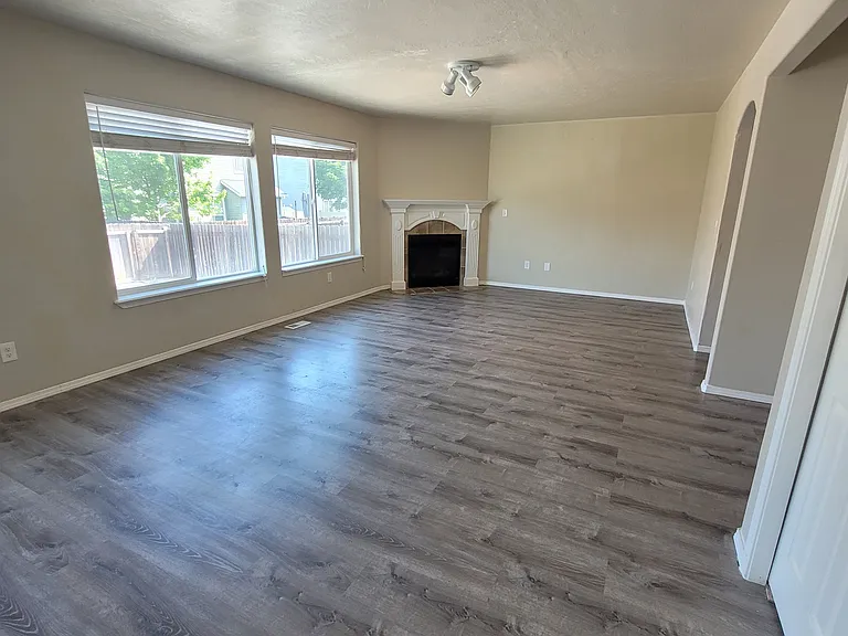 2556 E Copper Point — Photo 7