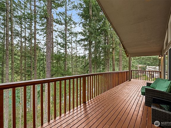 3rd image of 17631 Clear Lake Boulevard SE