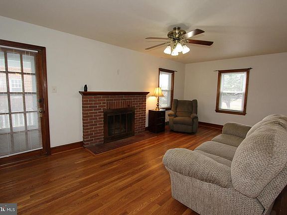 5th image of 1065 Jefferson Blvd