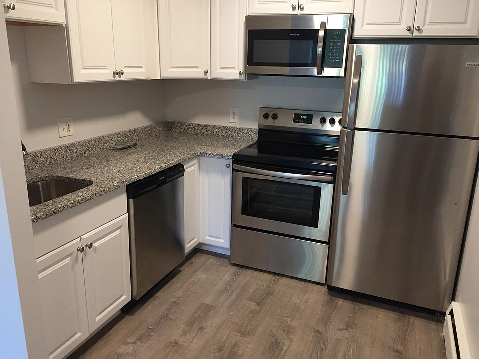 2nd image of 28 Charles St APT 37